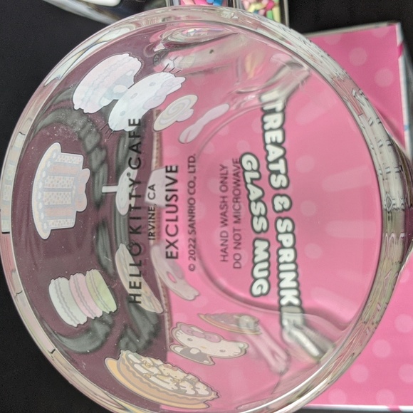 2 Hello Kitty Treats & Sprinkles Glass Mug - Picture 6 of 6